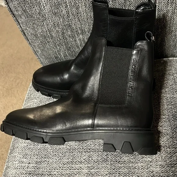 NWOT MICHAEL MICHAEL KORS Ridley Leather Ankle Boot - Picture 4 of 13